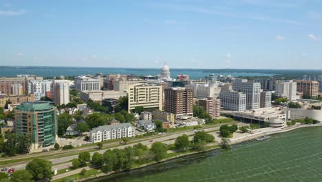 Aerial-View-of-Downtown-Madison,-Wisconsin---Summer-Afternoon