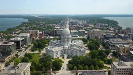 Establishing-Aerial-Shot-of-Wisconsin's-State-Capitol-Building