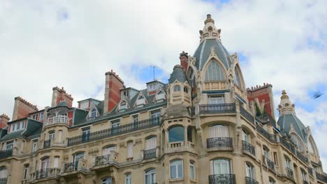 Art-Nouveau-And-Haussmannian-Architecture-Of-A-Residential-Building-In-Rue-Cardinet,-Paris,-France