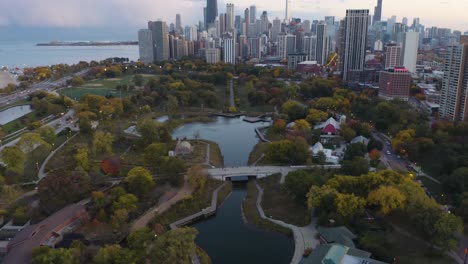 Aerial-Pan-Up-Reveals-Lincoln-Park-and-Chicago-Skyline