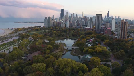 Beautiful-Aerial-Drone-Shot-of-Chicago,-Illinois-at-Sunset