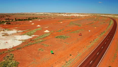 Empty-Road-On-Desolate-Desert-At-Red-Centre-In-Northern-Territory,-Australia