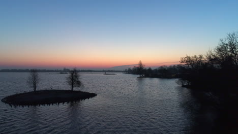 Beautiful-Horizon-At-The-Lake-In-Stolwijk,-South-Holland,-Netherlands