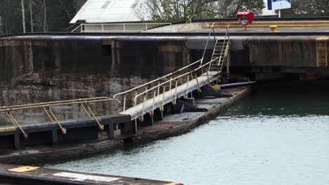 Hydraulic-gates-of-Gatun-Locks-at-Panama-Canal