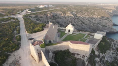 Kapelle-Und-Ummauerte-Festung-Von-Santo-Antonio-De-Belixe,-Sagres,-Algarve