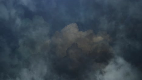 4k-Zeitraffer-Gewitter-In-Dunklen-Wolken
