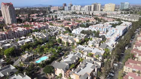 Luxury-La-Jolla-apartments-in-San-Diego-city-neighborhood,-California,-4K-aerial