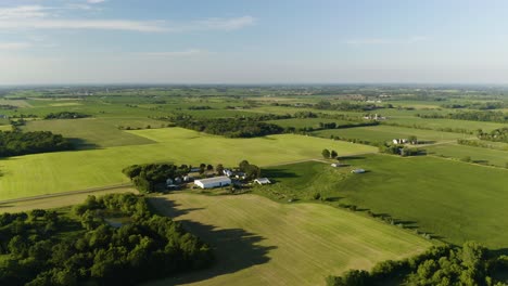 Picturesque-Aerial-Establishing-Shot---Midwest-Farmland---Rural-America,-Summer