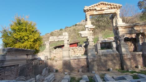 Corinthian-style-columns-Fountain-of-Trajan,-the-historical-ruins-of-ancient-city-Ephesus