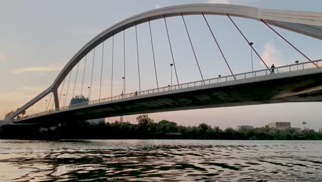 Sonnenuntergang-über-Der-Barqueta-Brücke-In-Sevilla