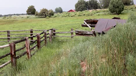 Summer-Colorado-Pasture-Fence-grass-blowing-in-the-wind