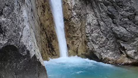 Canyon-to-Martuljek-waterfall,-Martuljski-slap