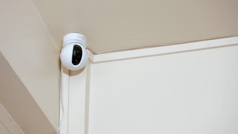 Ip-überwachungskamera,-Konzept-Des-Haussicherheitssystems-Für-überwachung-Und-Schutz-Cctv-kameras-Sind-Ein-Wachsender-Trend-In-Einem-Vernetzten-Haus