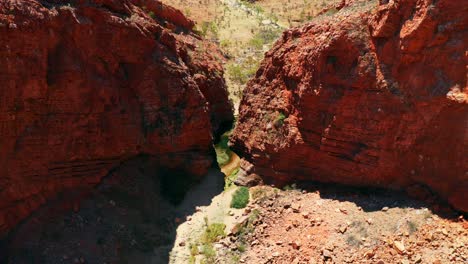 Red-Colored-Cliff-Of-The-Simpsons-Gap-At-the-Wilderness-In-West-MacDonnell-Ranges-In-Australia