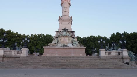 Girondains-monument-front-stairs-empty-during-sunrise-with-nobody-in-sight