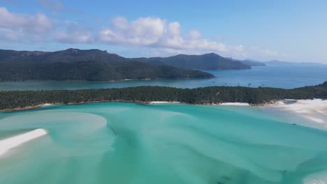 Bird's-Eye-View-Of-Whitehaven-Beach-And-Hill-Inlet---Seascape-Near-Great-Barrier-Reef-In-Whitsunday-Island,-QLD,-Australia