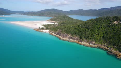 Beautiful-Hill-Inlet-Lookout-At-The-Tip-Of-Whitehaven-Beach-In-Queensland,-Australia-During-Low-Tide