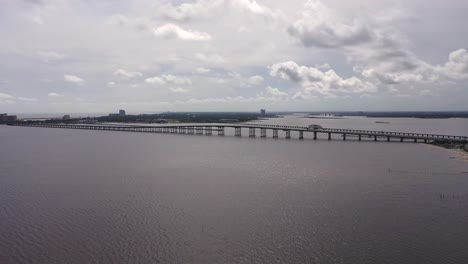 Luftaufnahme-Der-Biloxi-Bay-Bridge-In-Ocean-Springs,-Mississippi