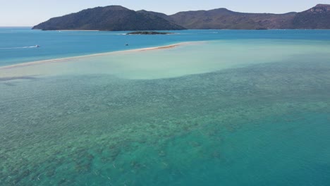 Langford-Island-Sandspit-Inundated-By-The-Surrounding-Sea-At-High-Tide---Seascape-At-Whitsunday-Islands,-QLD,-Australia