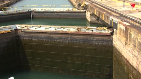 Closed-hydraulic-gates-of-Gatun-Locks,-Panama-Canal