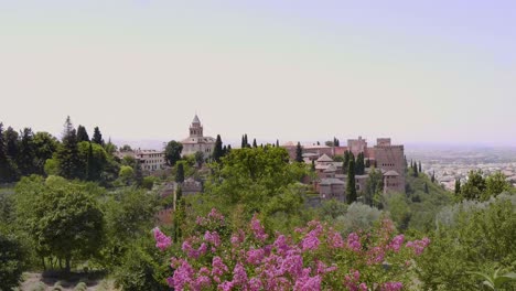 Alhambra,-Granada-Se-Yergue-Bajo-El-Sol-De-Verano