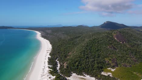 Whitehaven-Beach-And-Campground-At-Whitsunday-Island-In-QLD,-Australia