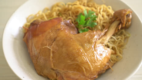 Dried-Noodles-with-Braised-Chicken-Bowl---Asian-food-style