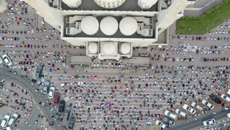Top-View:-Faithful-offers-Eid-Al-Adha-prayer-at-Al-Noor-Mosque-in-Sharjah,-United-Arab-Emirates-on-July-20,-2021