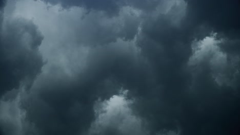 4k-Storm-Clouds-Thunderstorm-on-the-sky