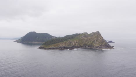 A-Mysterious,-Uninhabited-Island-in-the-Cies-Islands-Chain-in-a-Cloudy,-Moody-Weather