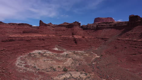 Slopes-Of-Red-Sandstones-Cliffs-In-Utah-USA