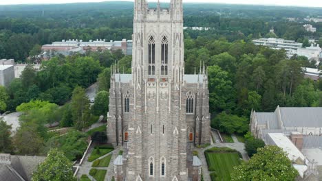 Rising-aerial-of-Duke-Cathedral-at-University-campus
