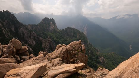 Famous-Nature-Scenic-Attraction-Of-Seoraksan-National-Park-In-South-Korea---wide-shot