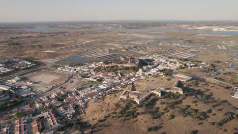 Vista-Panorámica-De-La-Ciudad-Y-El-Castillo-De-Castro-Marim