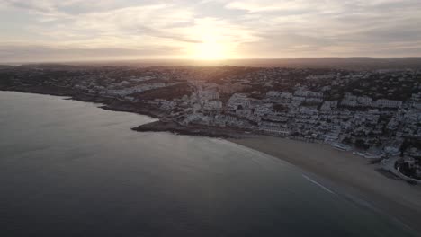 Goldener-Sonnenuntergang-An-Der-Atlantikküste-Der-Algarve