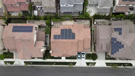 Tustin-houses-with-solar-panels-on-roof,-California