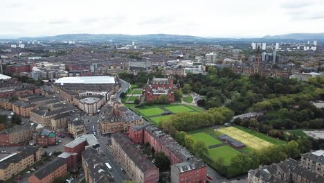 Aerial-view-of-Kelvingrove-Art-Gallery-and-Museum,-Glasgow-in-Scotland