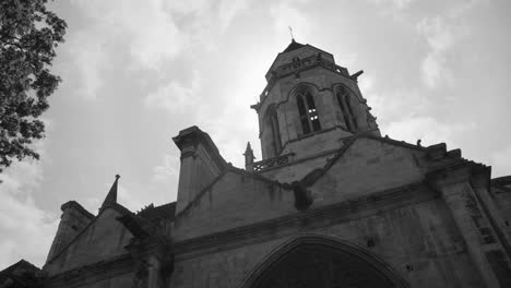 Church-of-Saint-Etienne-le-Vieux-in-black-and-white