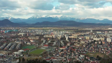 Antena:-Ciudad-Capital-De-Ljubljana-En-Los-Alpes-Montañosos-De-Eslovenia