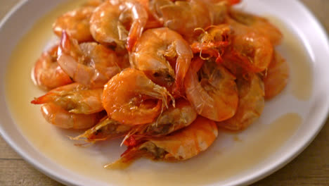 Sweet-shrimps-is-Thai-dish-which-cooks-with-fish-sauce-and-sugar---Asian-food-style