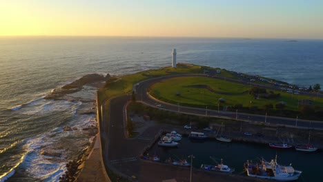 Flagstaff-Point-Lighthouse-At-The-Headland-Of-Wollongong-During-Sundown-In-Australia