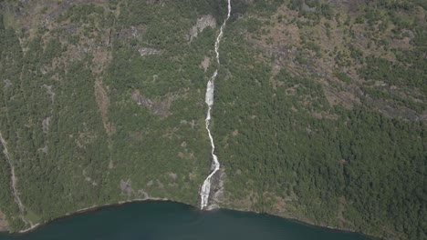 Aerial-point-of-interest-shot-around-Bringefossen-in-Geiranger-fjord,-Norway
