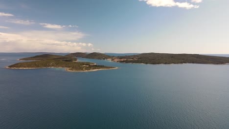 Sveti-Petar,-Isla-Croata-Deshabitada-En-El-Mar-Adriático,-Croacia