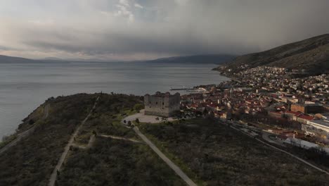 Aerial-pan-right-shot-with-drone-4k-in-Croatia-nehaj-fortress-in-a-beautiful-day-with-wonderful-city