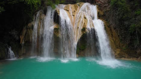 Erstaunlicher-Wasserfall-Im-Tropischen-Regenwald-Dschungel,-4k-Luftenthüllung