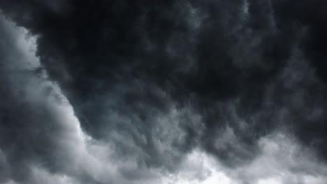 Dicke-Wolken,-Die-Von-Einem-Gewitter-Umhüllt-Wurden