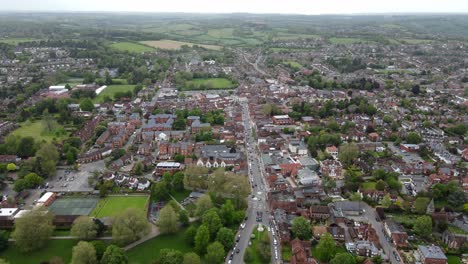 Luftaufnahmen-Des-Stadtzentrums-Von-Marlow-In-Buckinghamshire,-Großbritannien,-4k