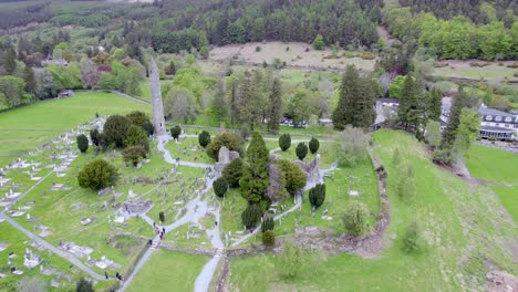 Luftaufnahme-Der-Klösterlichen-Siedlungsruinen-Von-Glendalough