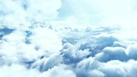 Dicke-Weiße-Wolken-Am-Strahlend-Blauen-Himmel