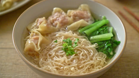 egg-noodles-with-pork-wonton-soup-or-pork-dumplings-soup-and-vegetable---Asian-food-style